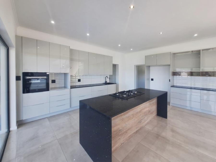 To Let 4 Bedroom Property for Rent in Redstone Private Country Estate North West